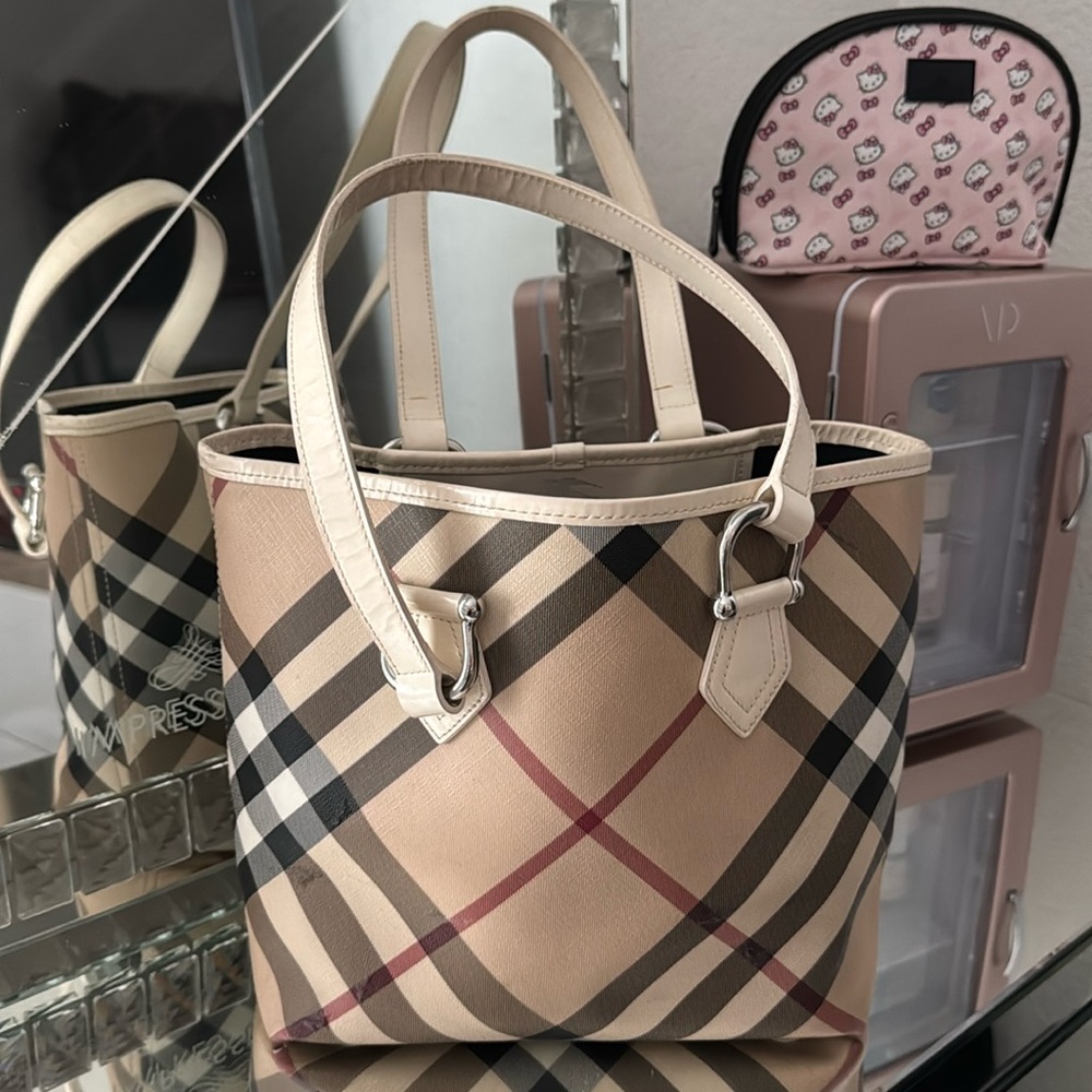 ♥️SOLD♥️BURBERRY Nova Check Tote 100% AUTHENTIC - Picture 2 of 12